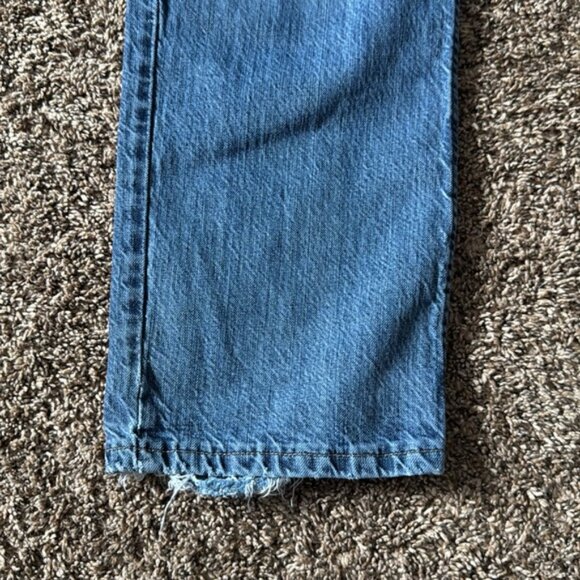 Wrangler 32 x 32 Medium Wash Straight Leg Jeans - Picture 7 of 14